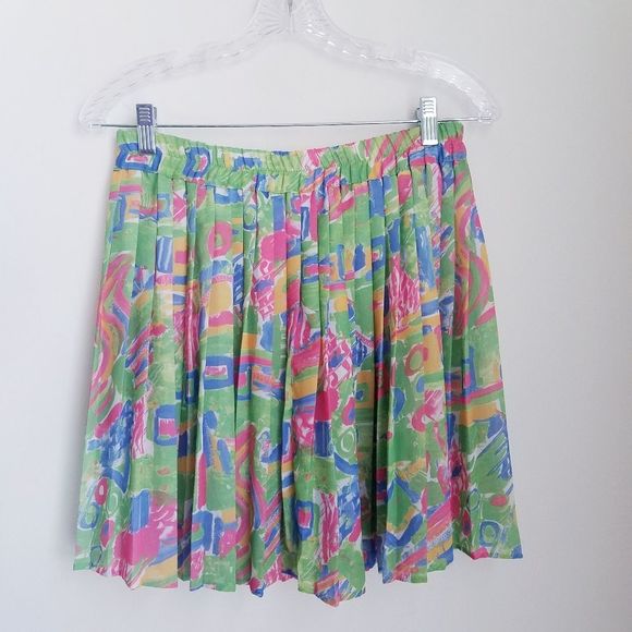 BCBG Paris Dresses & Skirts - 2/$15 BCBG Vintage Pleat Chiffon Skater Mini Skirt